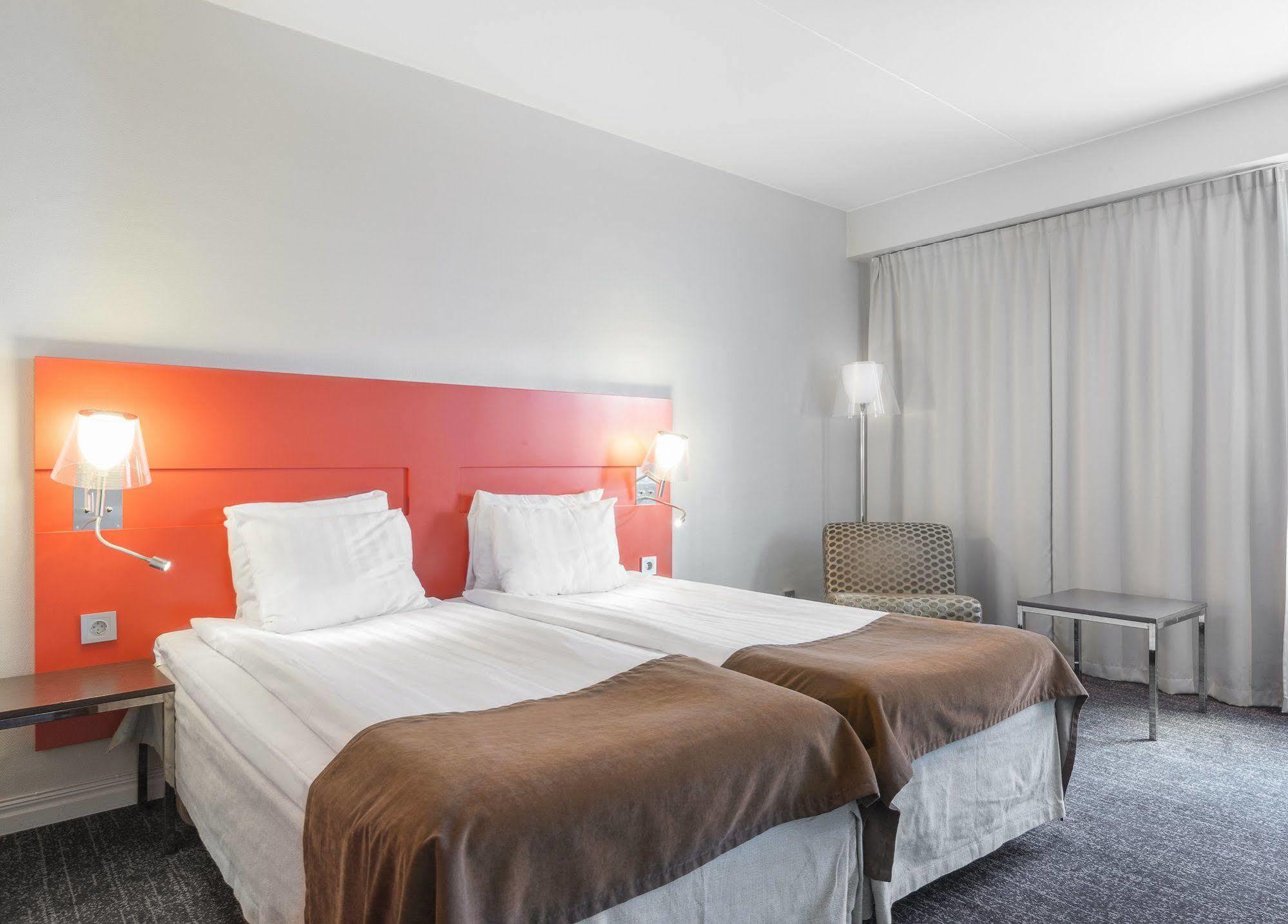 Quality Hotel Нака Екстер'єр фото