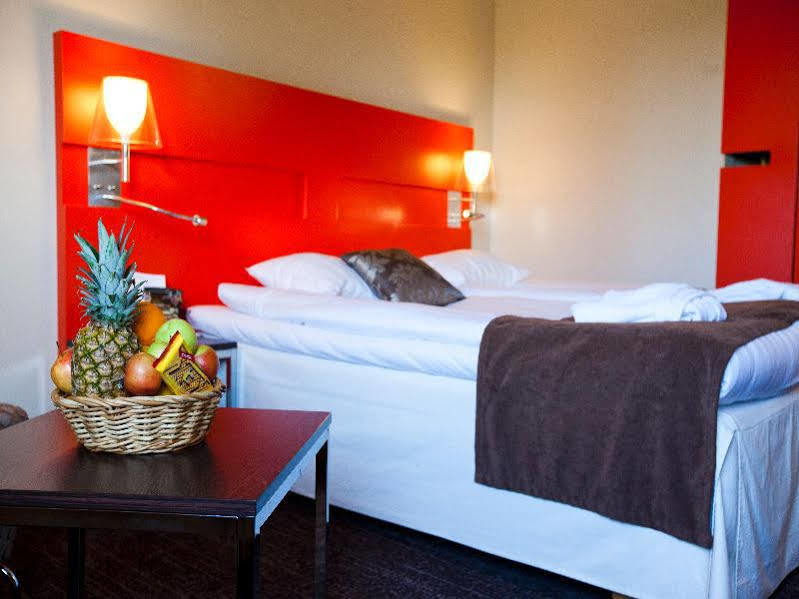 Quality Hotel Нака Екстер'єр фото