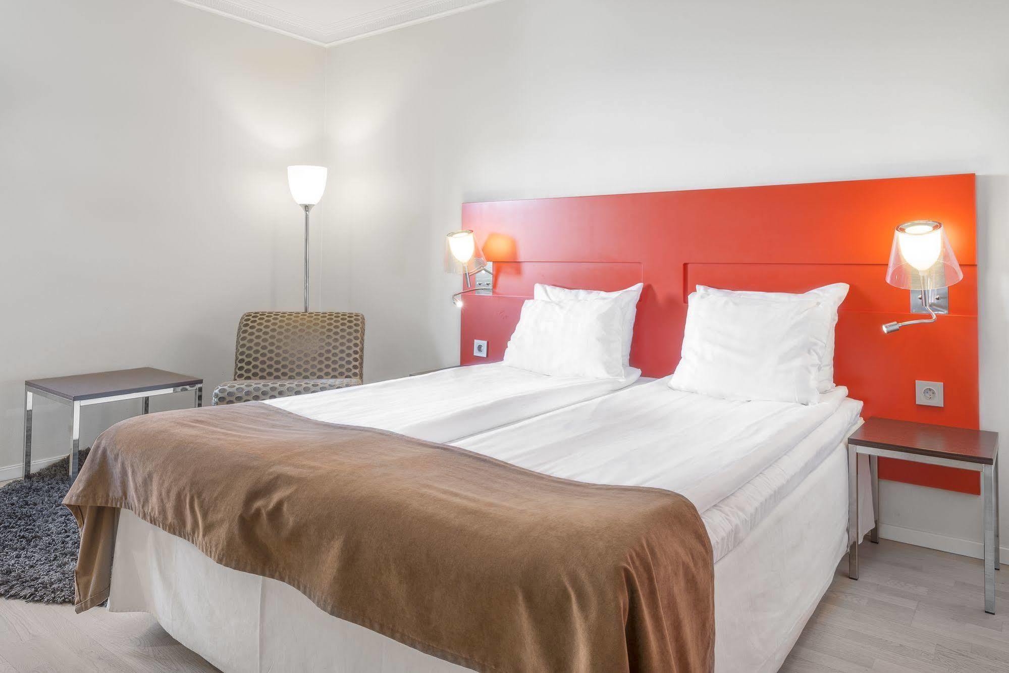Quality Hotel Нака Екстер'єр фото